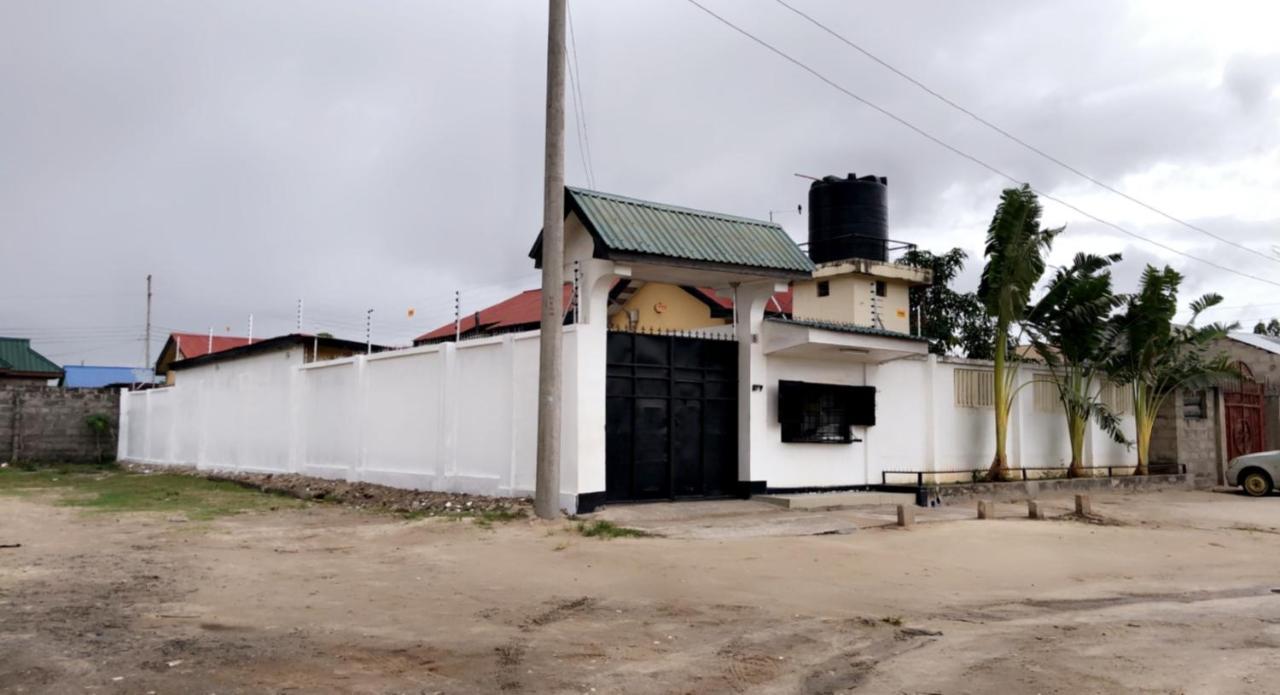 Apartamento Jambo Hideaway Dar es Salaam Exterior foto